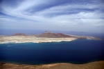 Вид с Мирадора дель Рио (Лансароте) на архипелаг Чинихо. Единственный